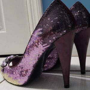 Peep-toe Pumps